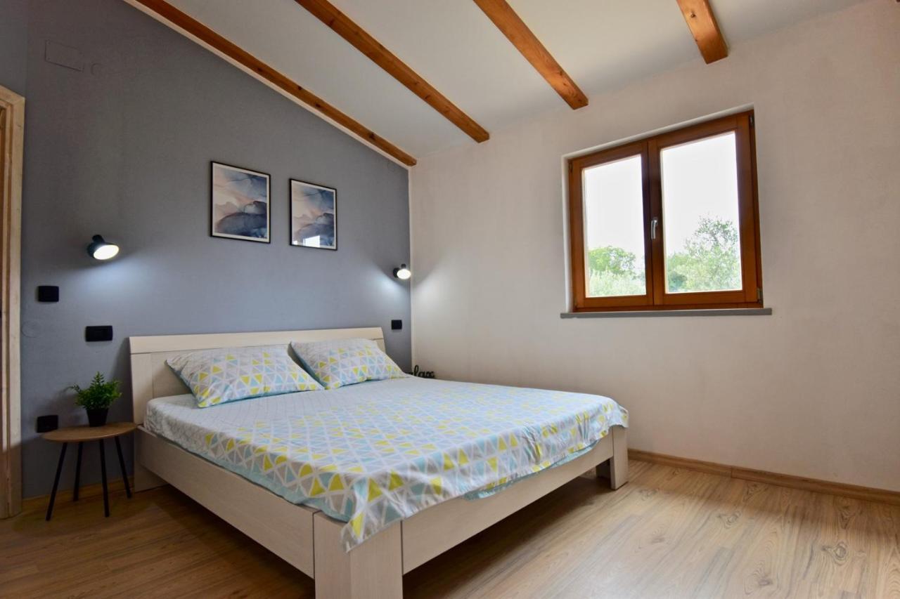 Relaxing Holiday House With Terrace Sea View Медулин Екстер'єр фото