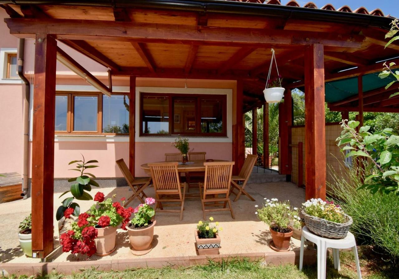 Relaxing Holiday House With Terrace Sea View Медулин Екстер'єр фото