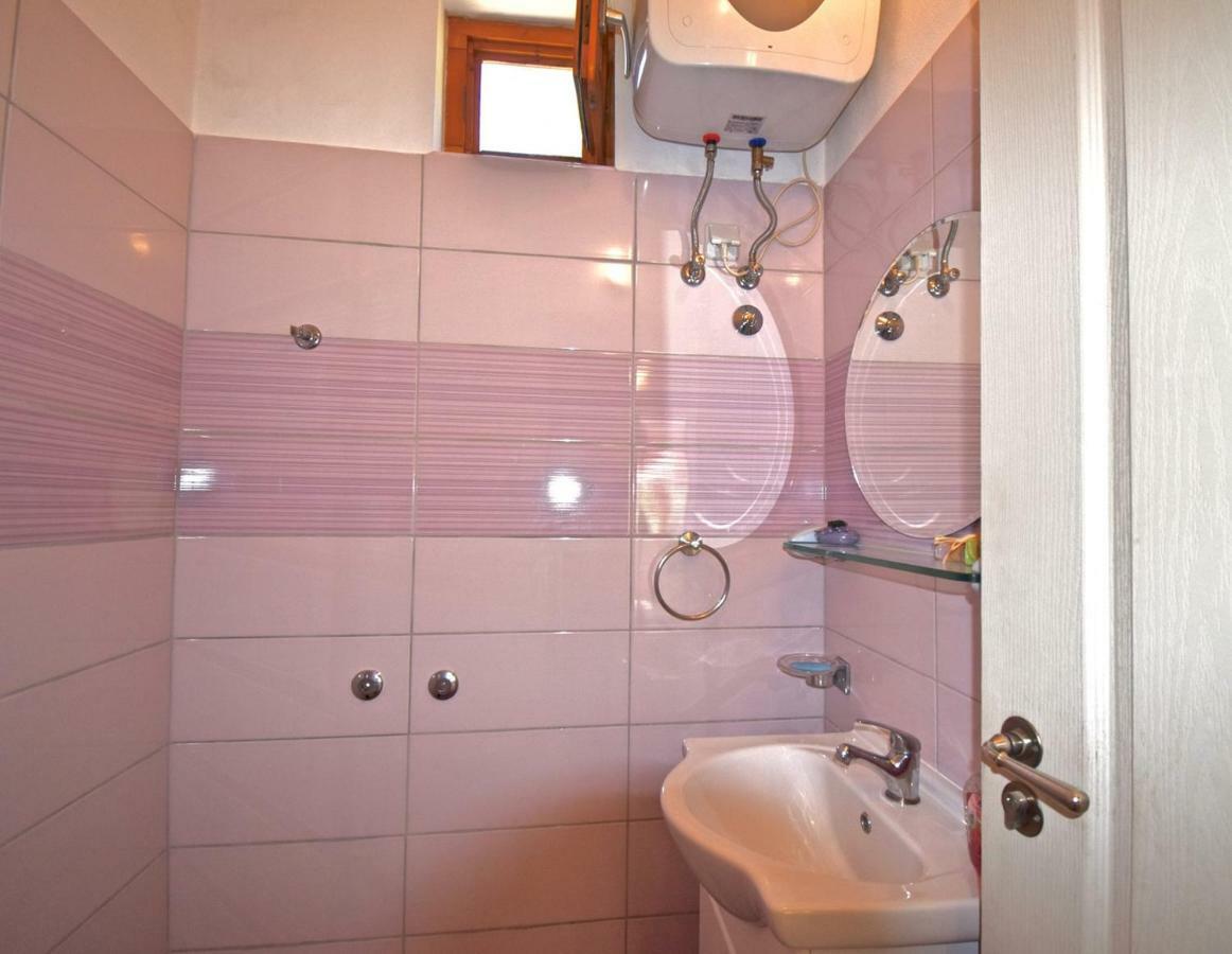 Relaxing Holiday House With Terrace Sea View Медулин Екстер'єр фото